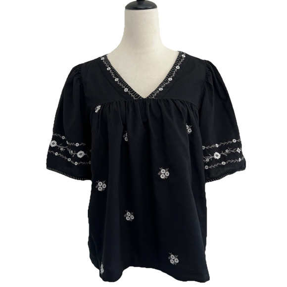 Old Navy Floral Embroidered Top Womens Large Black V-Neck Short Bell Sleeve Boho - Picture 1 of 8